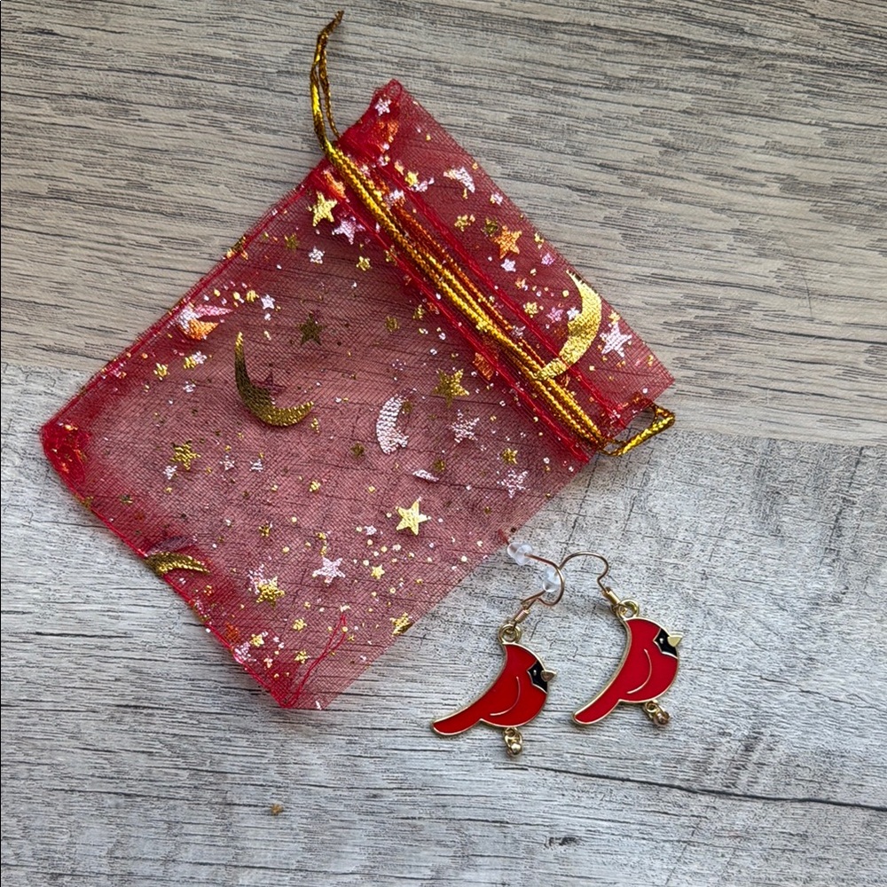 Adorable Cardinal Earrings with Red/Gold Star gift pouch-New